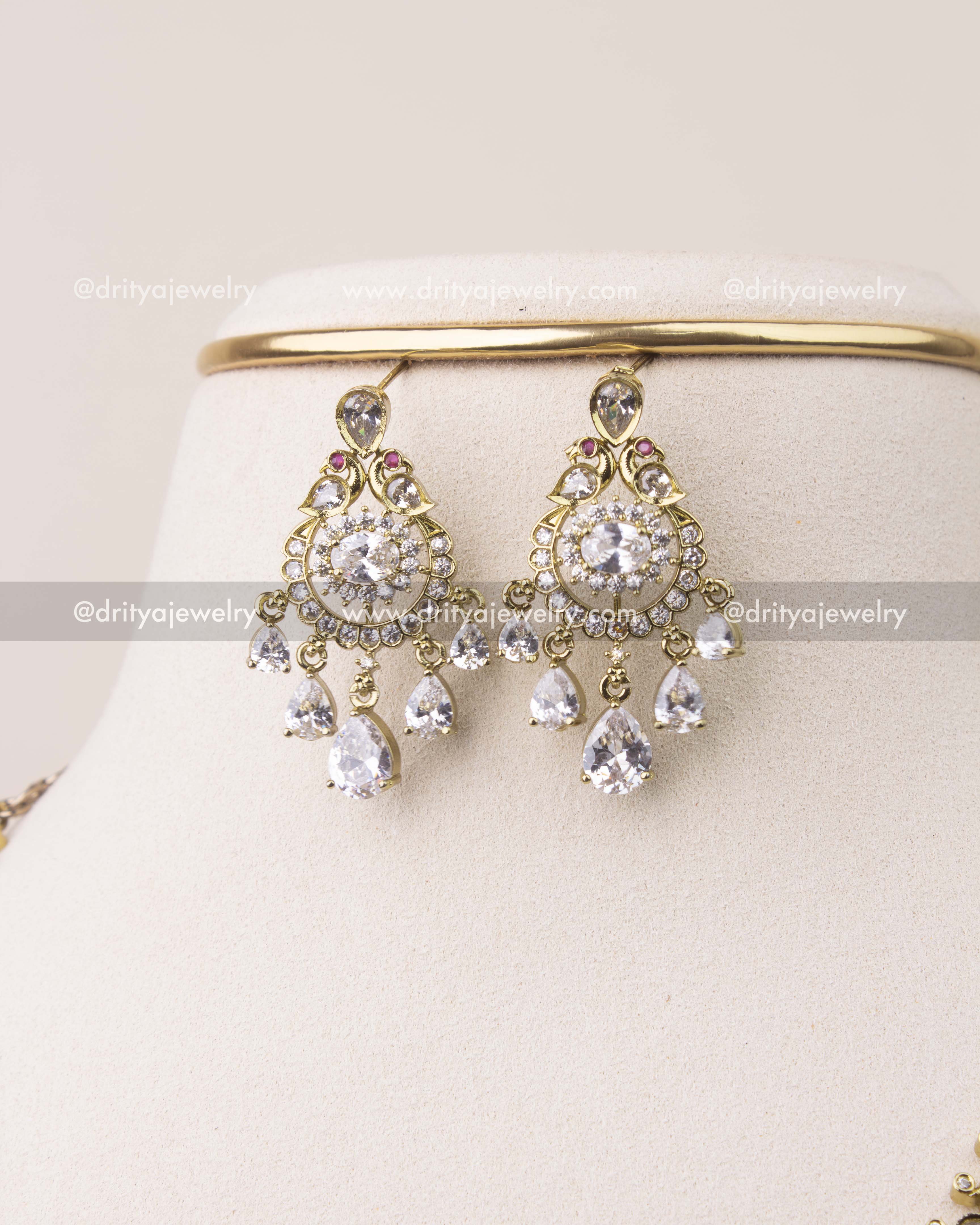Victorian earrings with diamond white stones and elegant gold finish