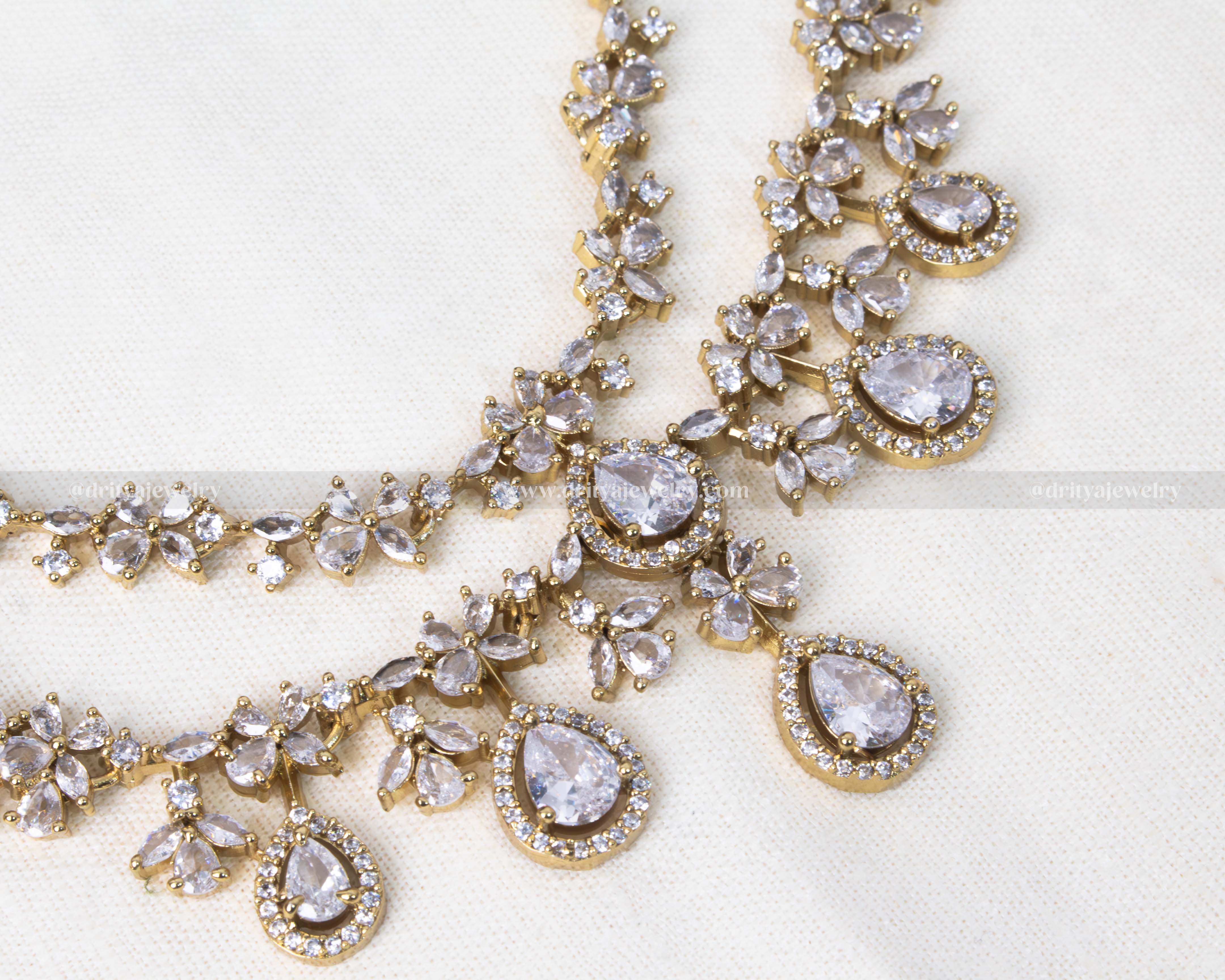 Diamond-Like Layered Necklace Set