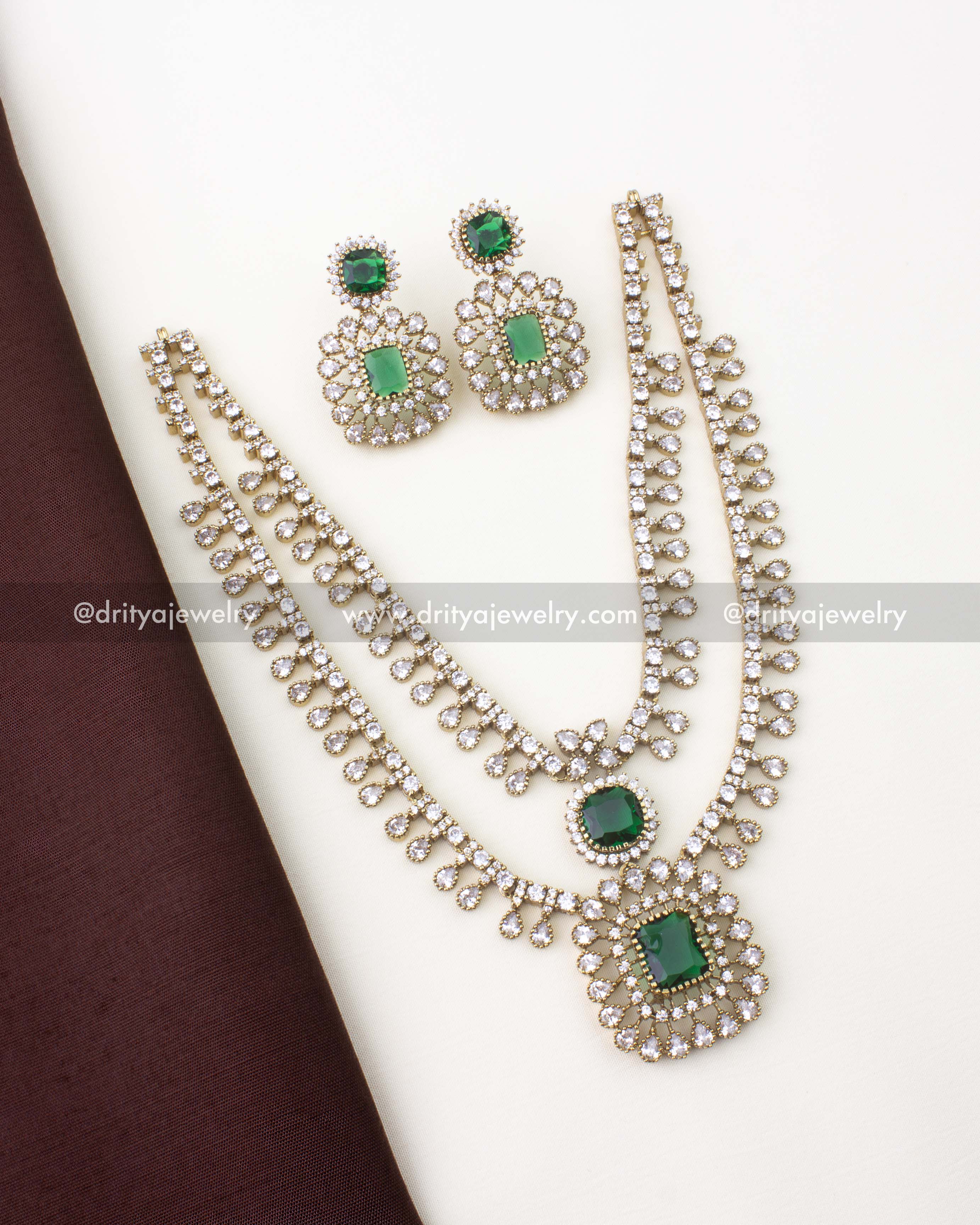 Premium Victorian necklace set with emerald green stones and matching earrings