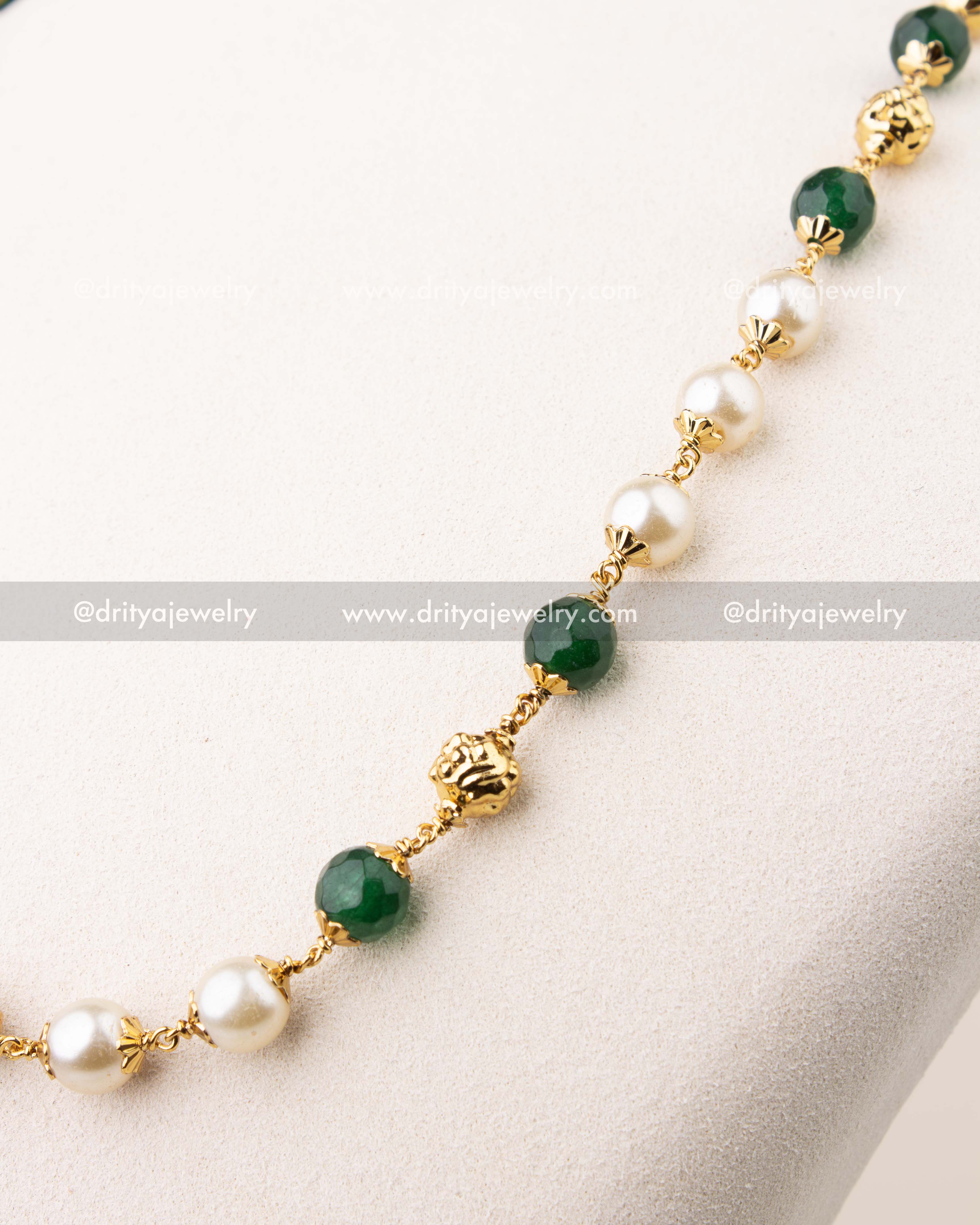 Faceted emerald green beads and pearl combination mala necklace