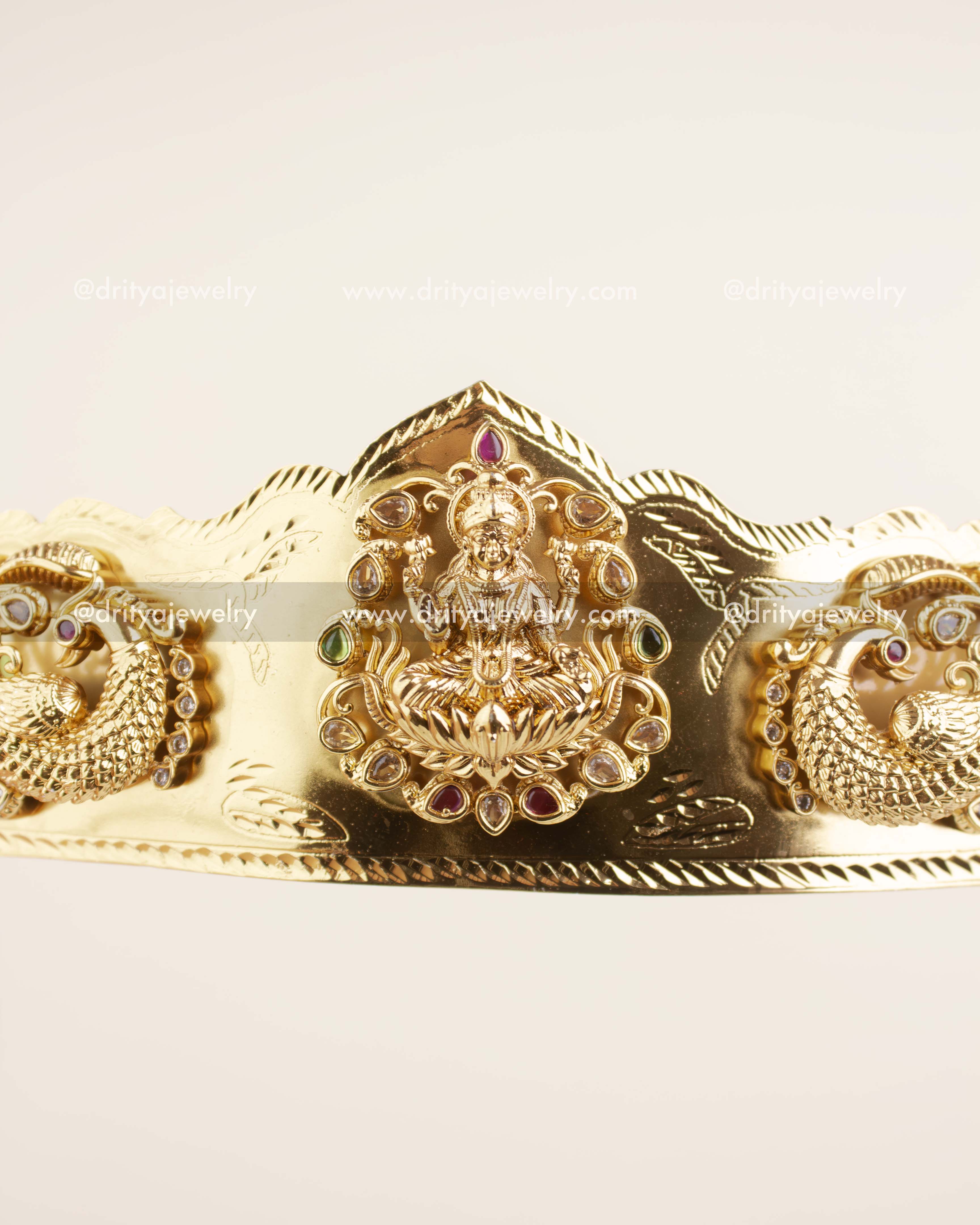 Temple-Inspired Waist Belt – Close-up of Lakshmi Devi Centerpiece