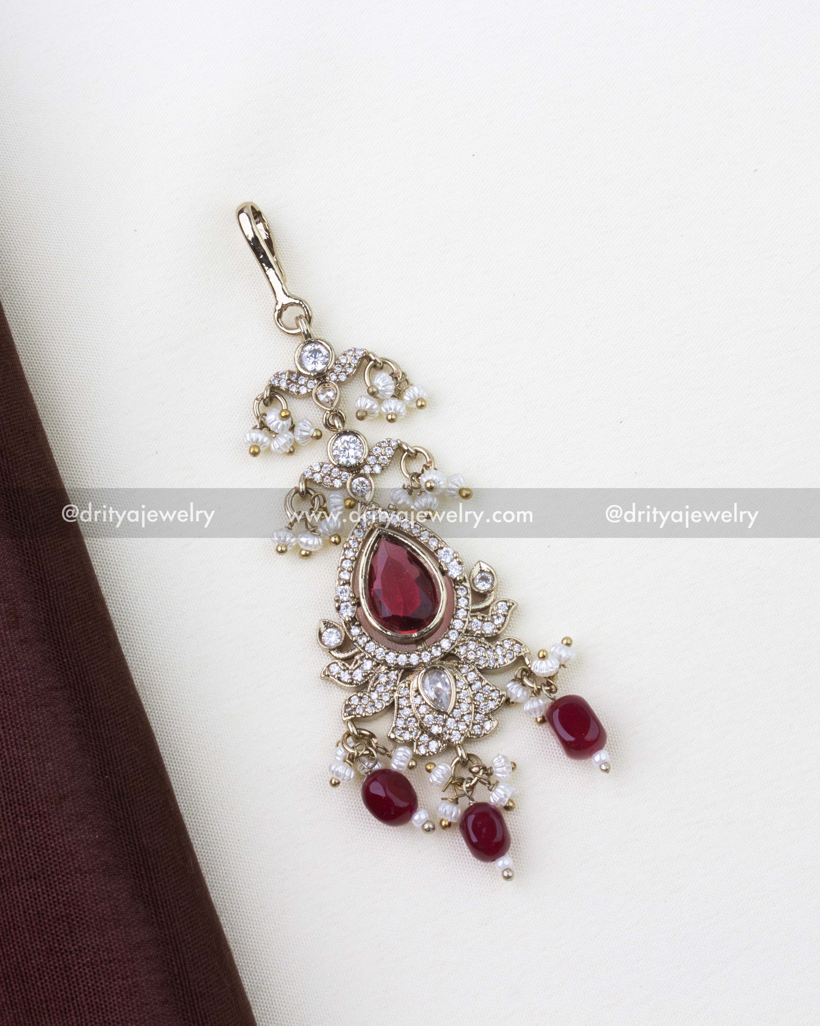 1275-R close-up of matching red stone maang tikka with bead drops