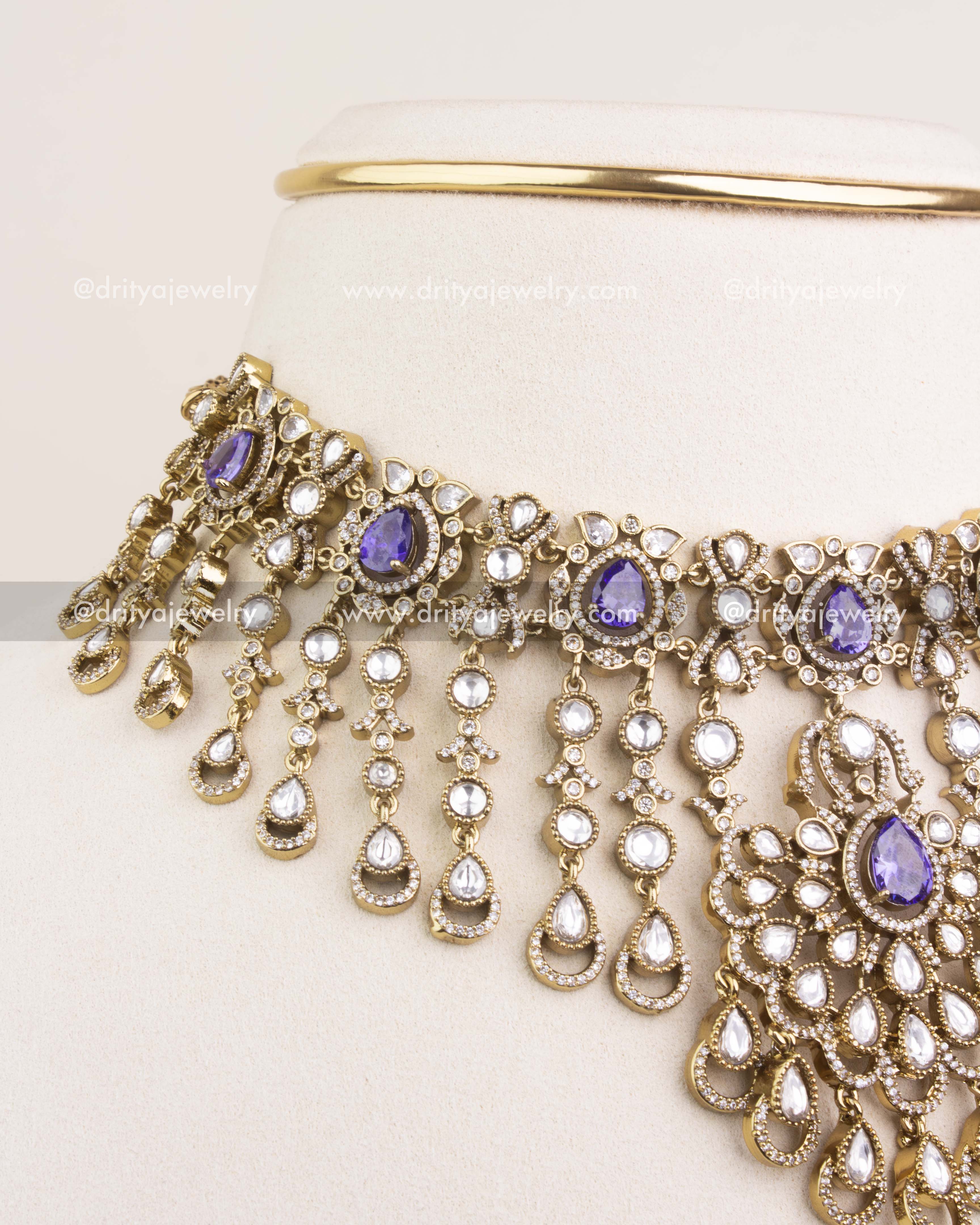 1237-PU side close-up of cascading polki kundan drops on choker