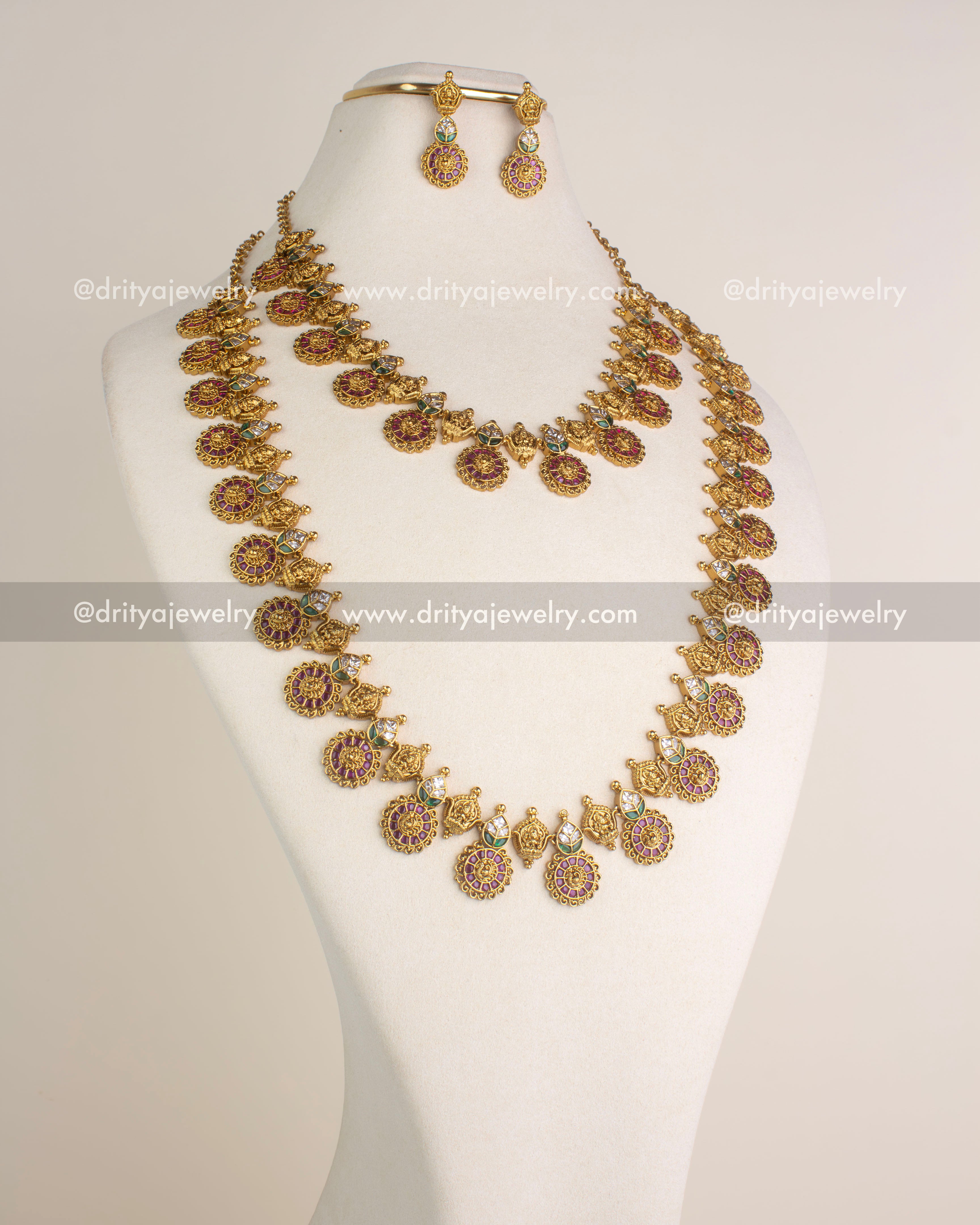 1191 - Necklace Set - Front View of long and short god idol kemp necklaces with matching earrings on bust display