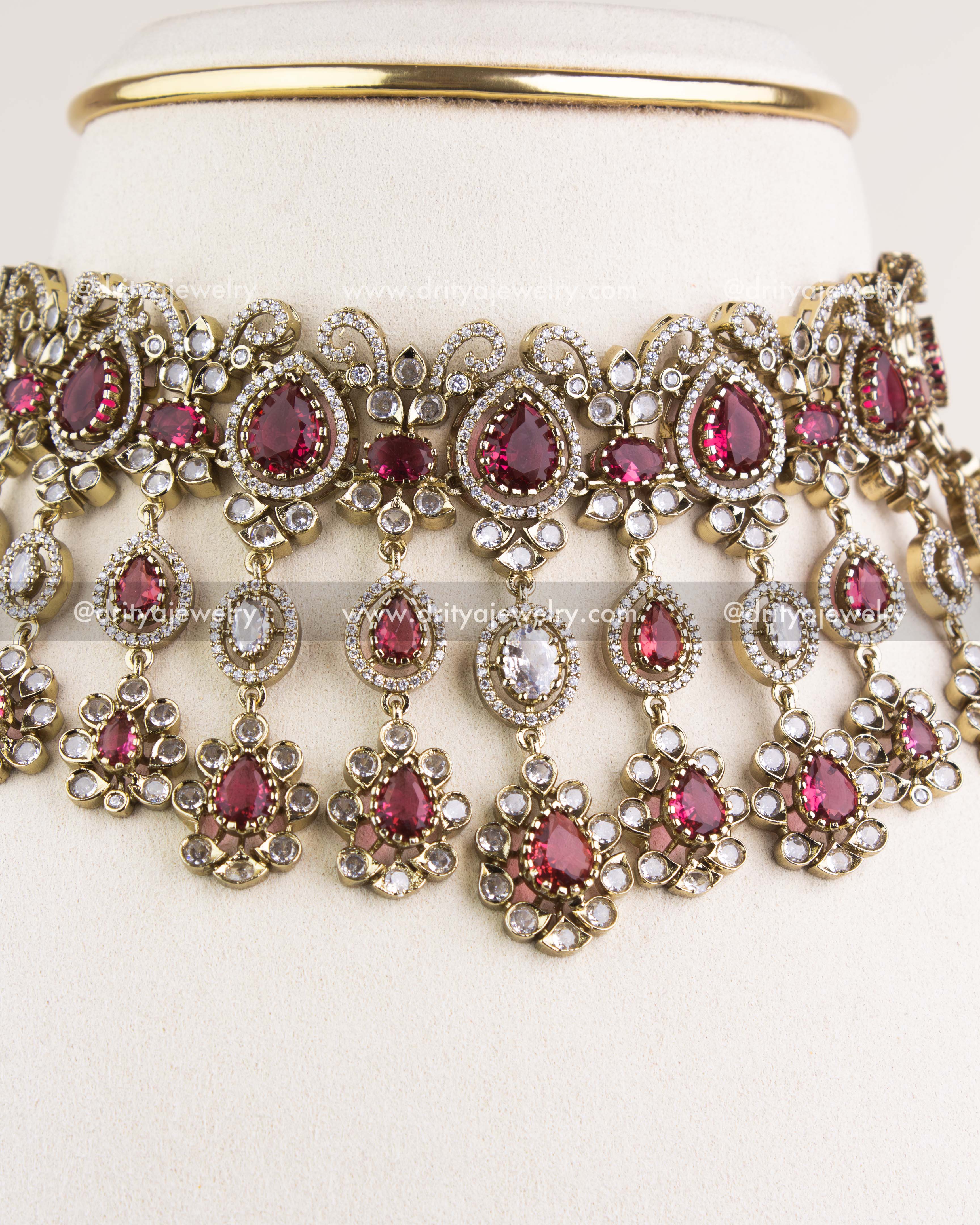 1096-R close front detail of layered red stone drops on Victorian choker
