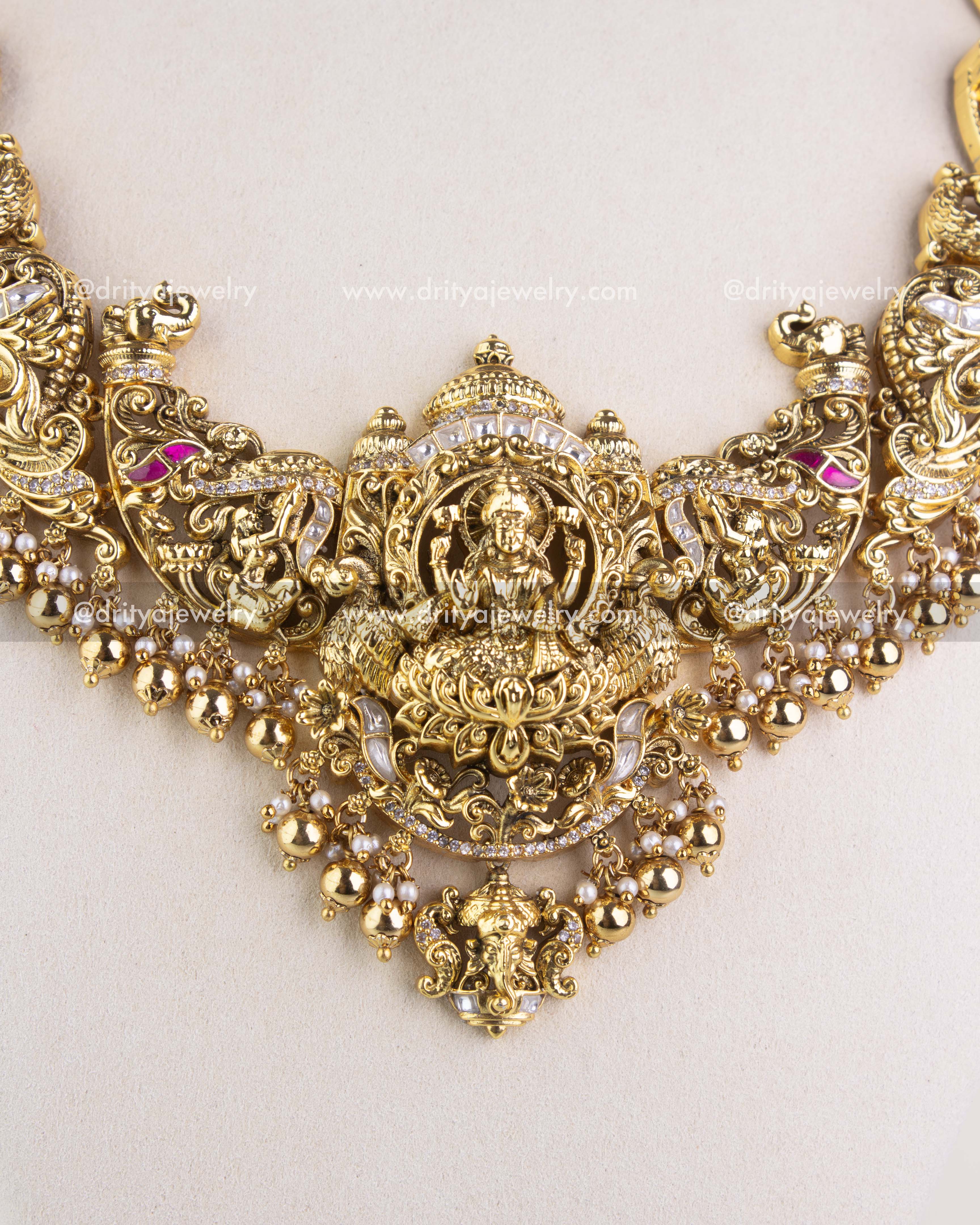 1238 - Central Lakshmi god idol pendant with intricate temple detailing