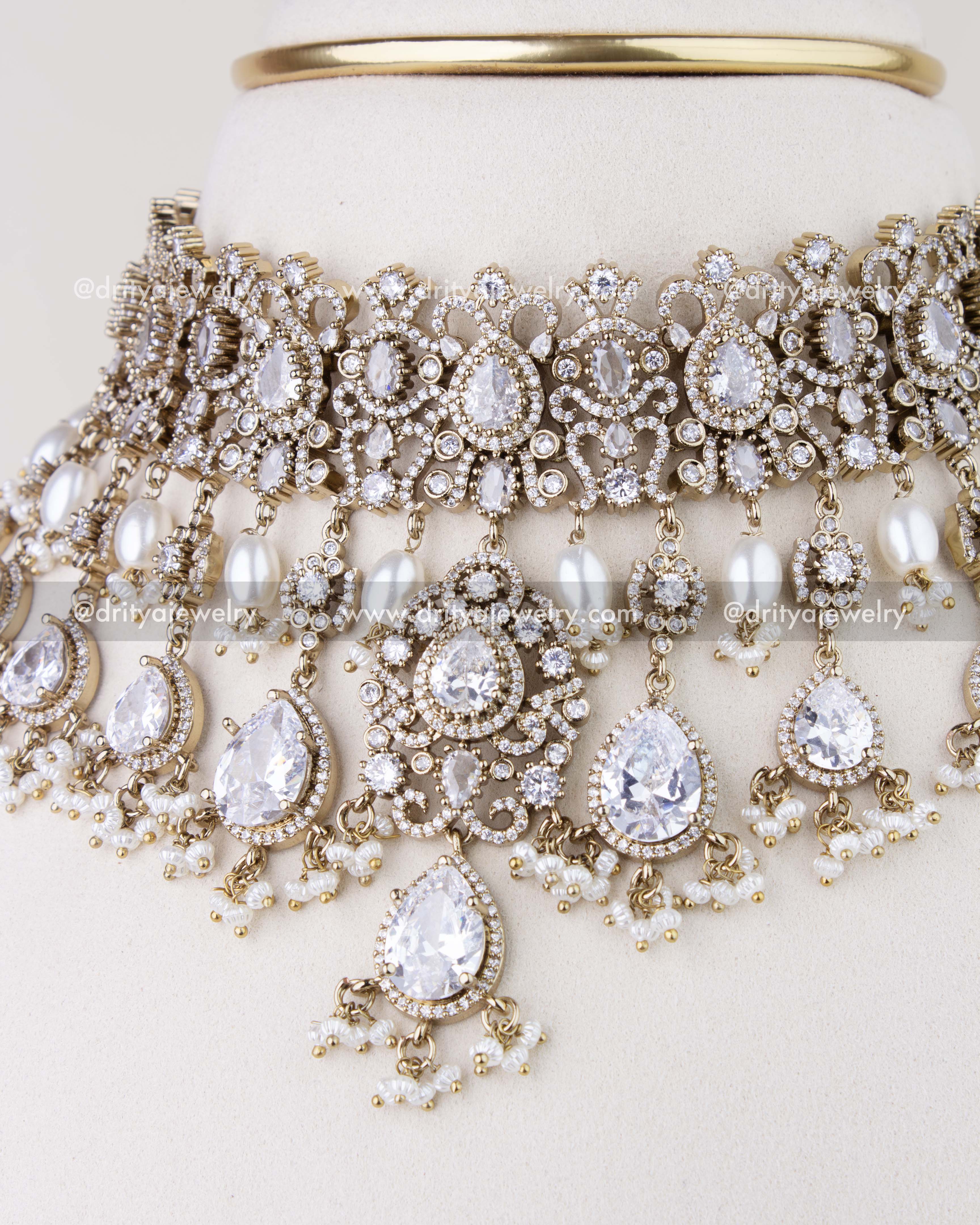 1023-W detailed front close-up of CZ and bead work on Victorian choker