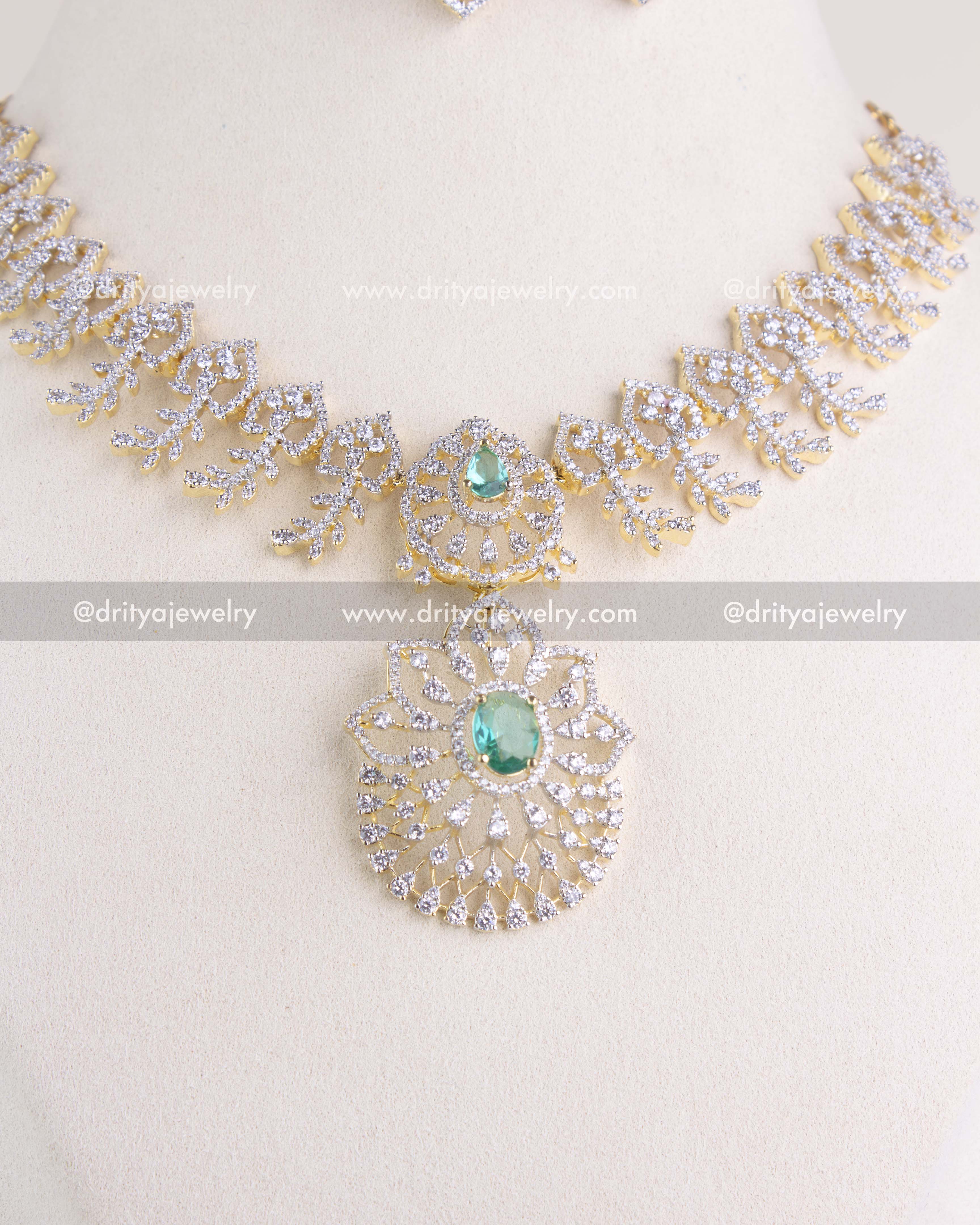 1232-RE necklace displayed with central green stone pendant attached