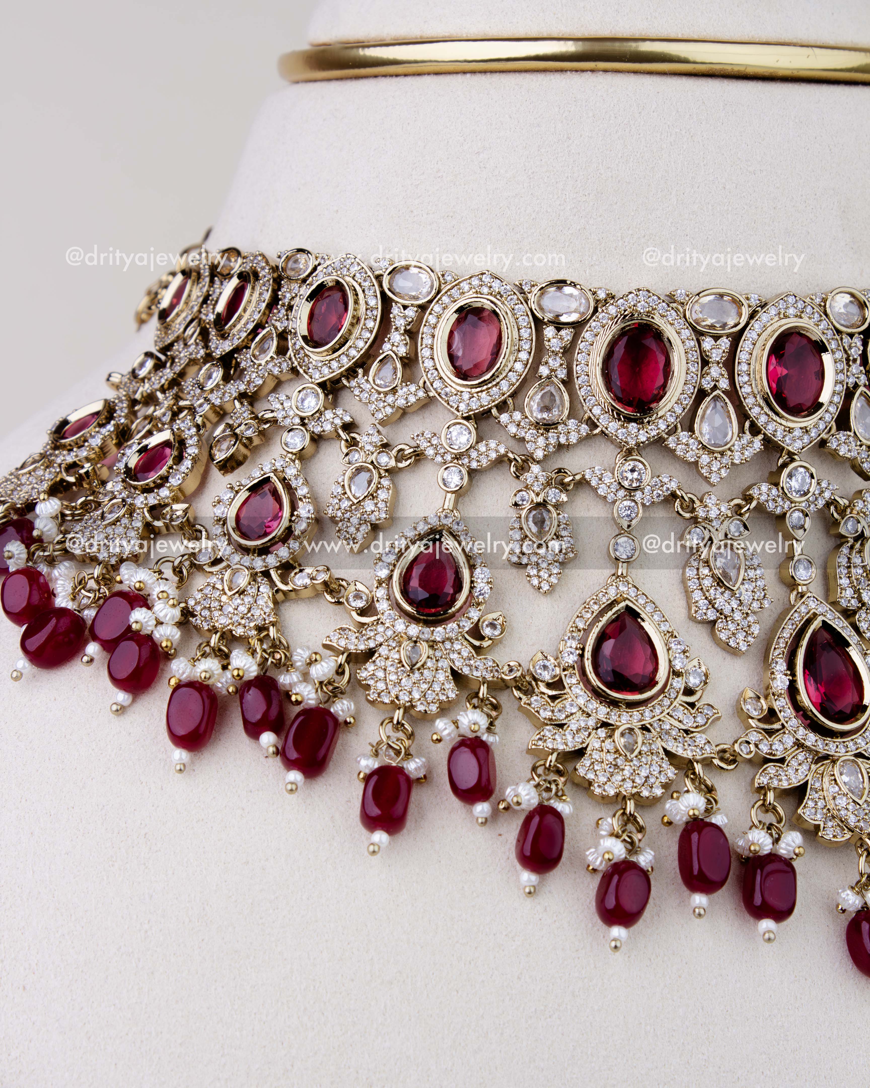 1275-R detailed side view of Victorian choker necklace with red stones and bead drops