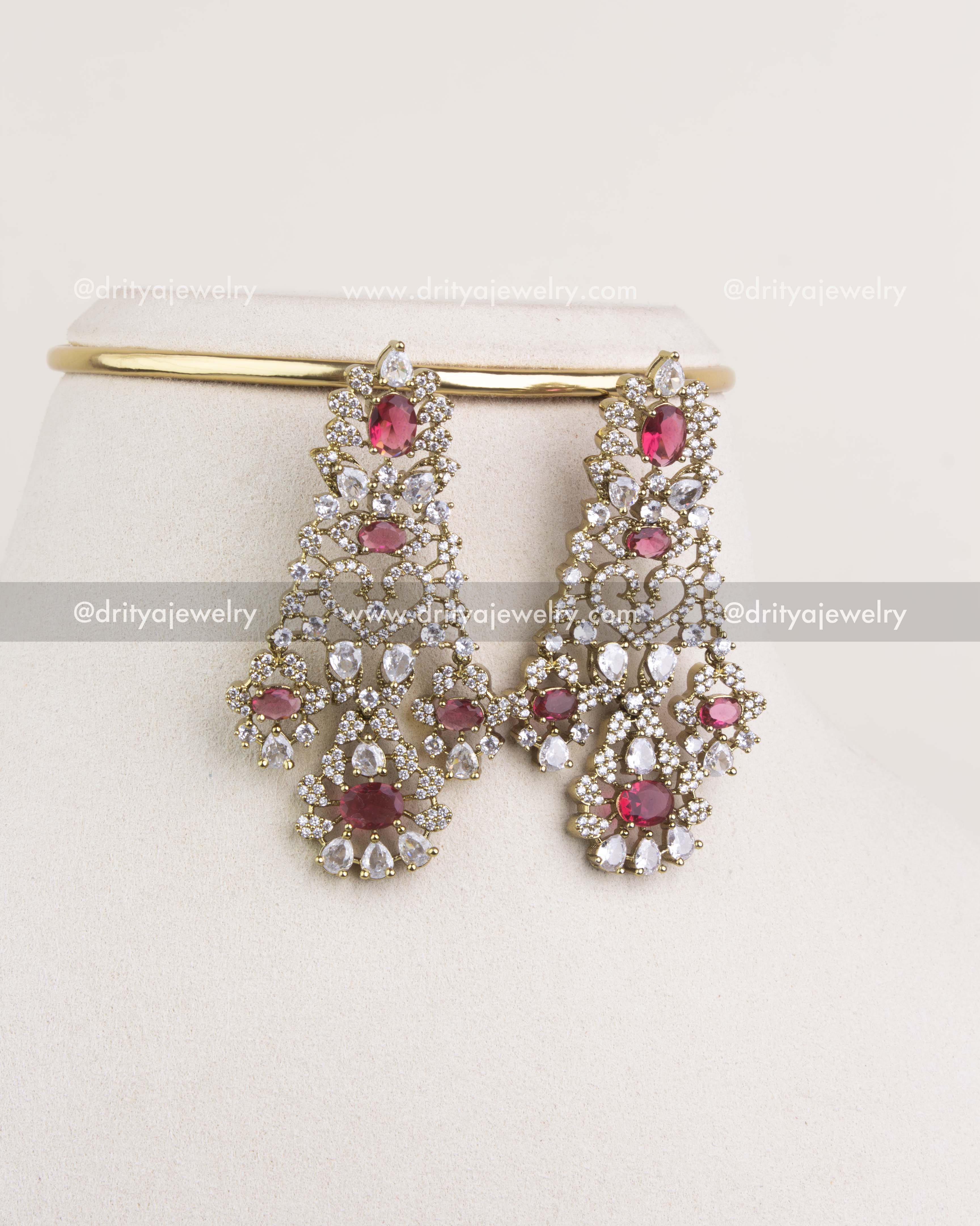 1043-R Victorian polish red stone earrings from choker necklace set front view