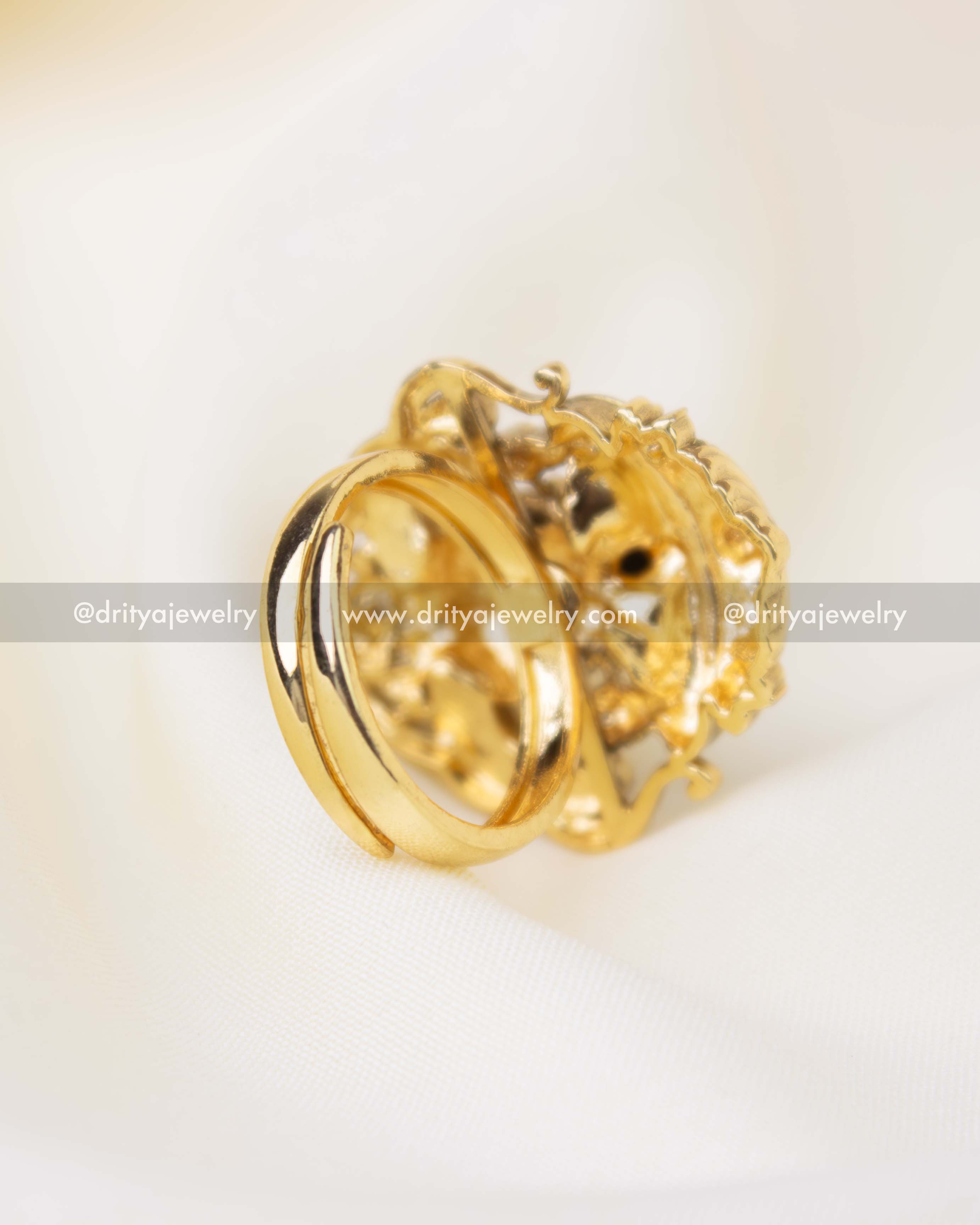 Adjustable open-back antique gold Kemp finger ring for comfortable fit
