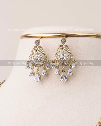 Victorian earrings with diamond white stones and elegant gold finish