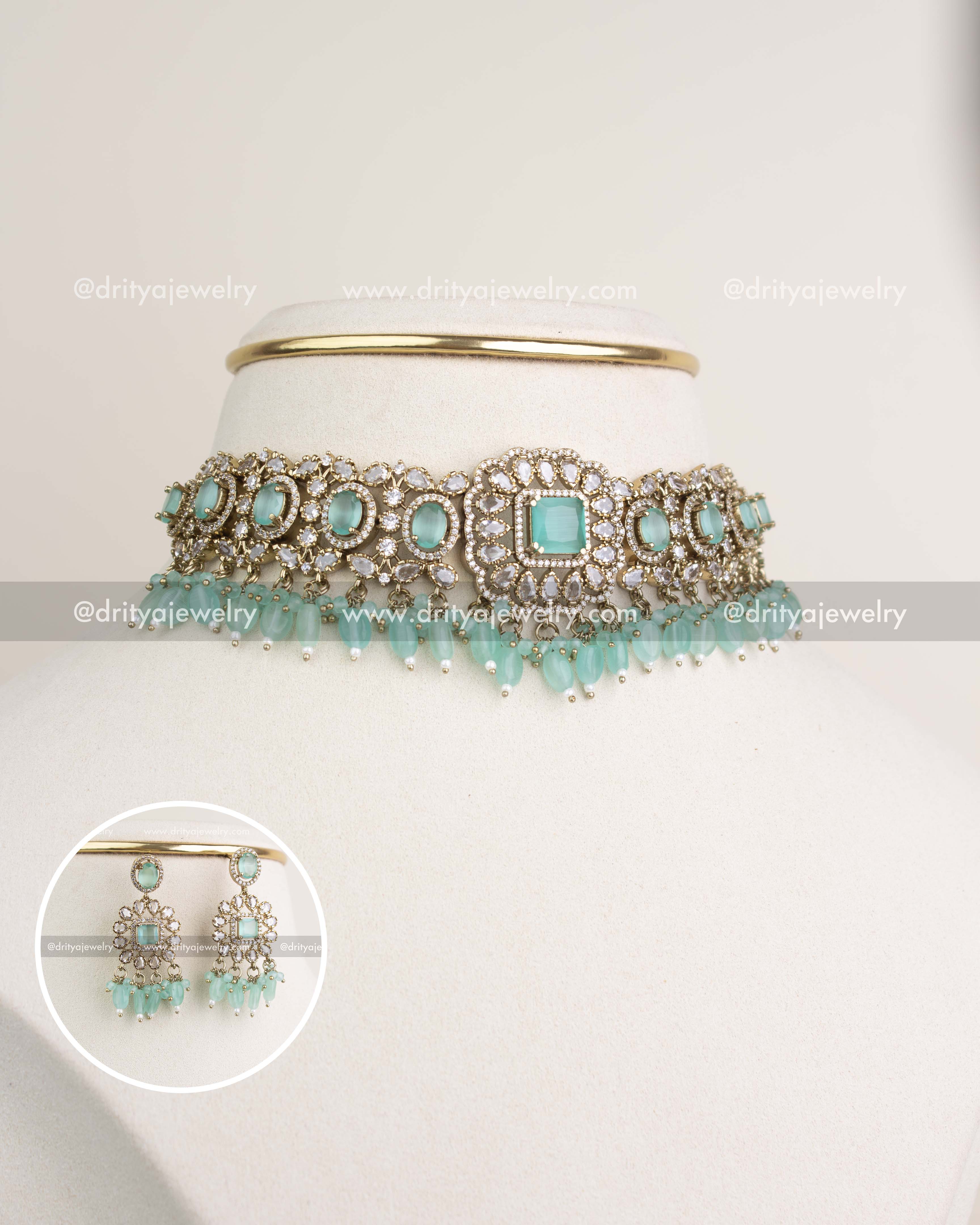 Complete Victorian mint choker set with matching earrings displayed together.