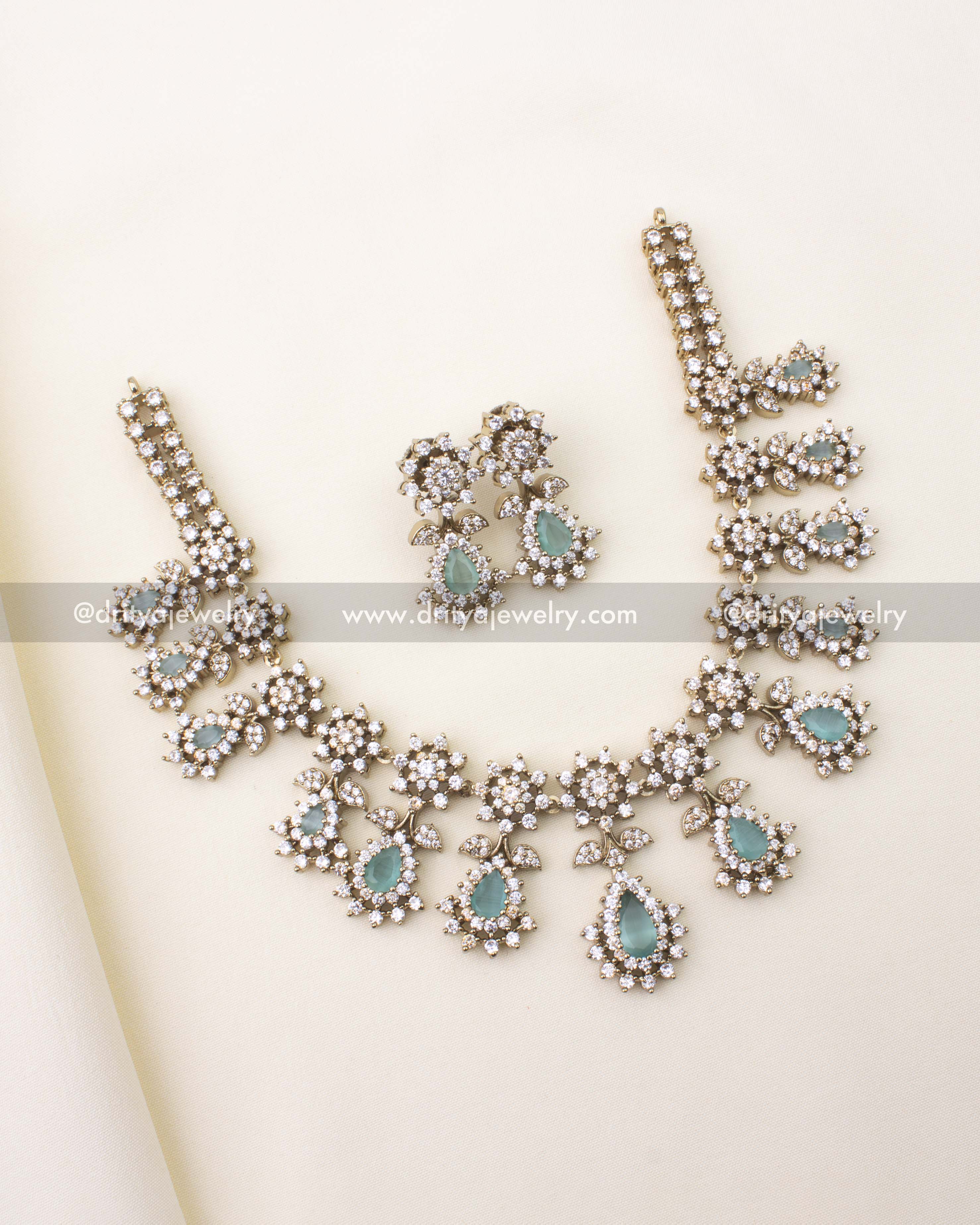 Victorian Short Necklace with Mint CZ Stones – Full Set Display