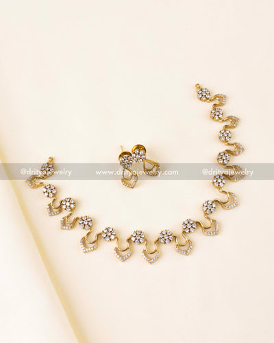 Short necklace set with cluster CZ stones and gold chevron links