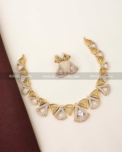 Simple diamond-alike short necklace set with CZ stones and gold polish