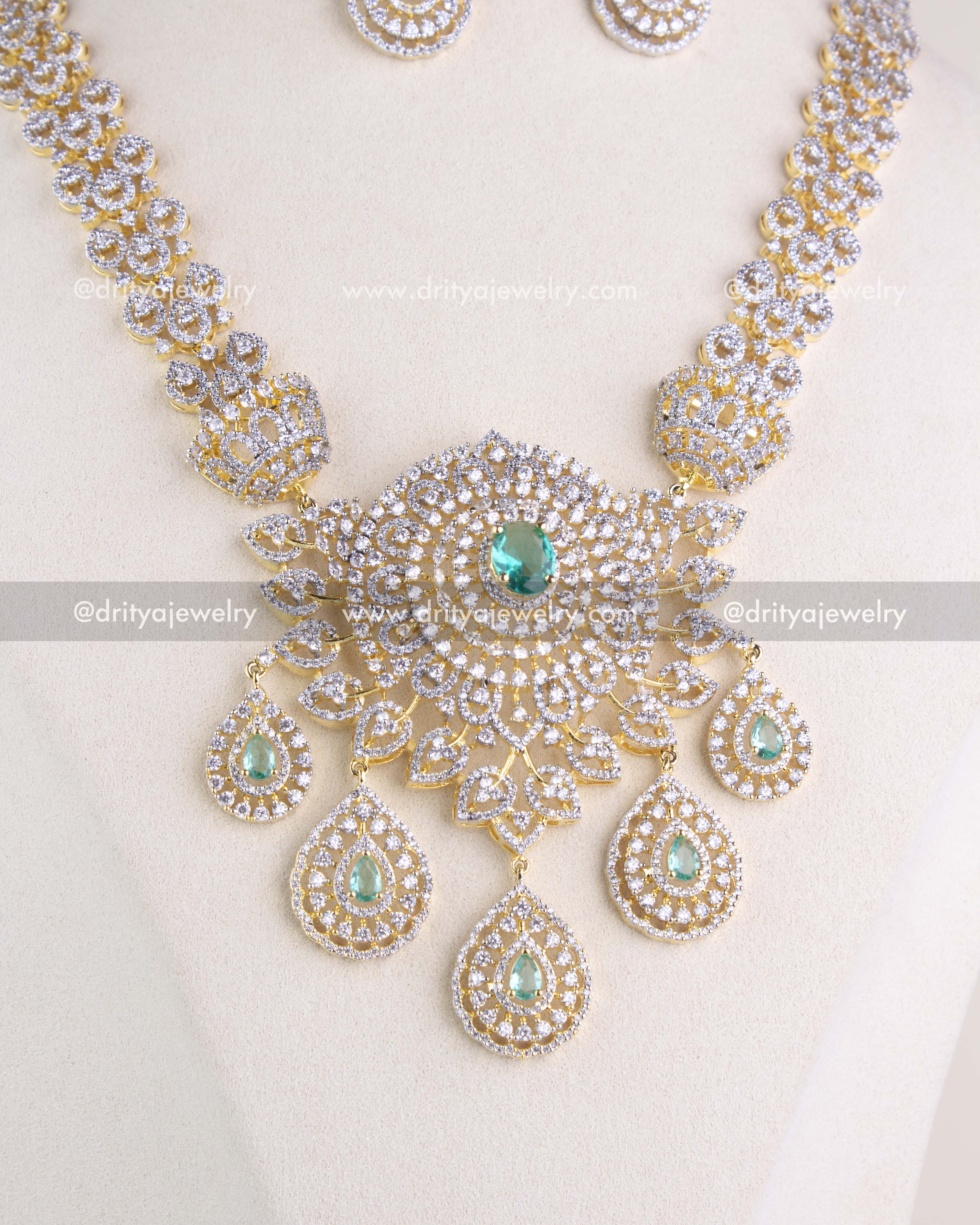 1229-RE detailed view of central pendant and cascading pear-shaped drops on necklace