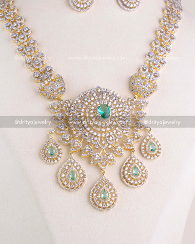 1229-RE detailed view of central pendant and cascading pear-shaped drops on necklace