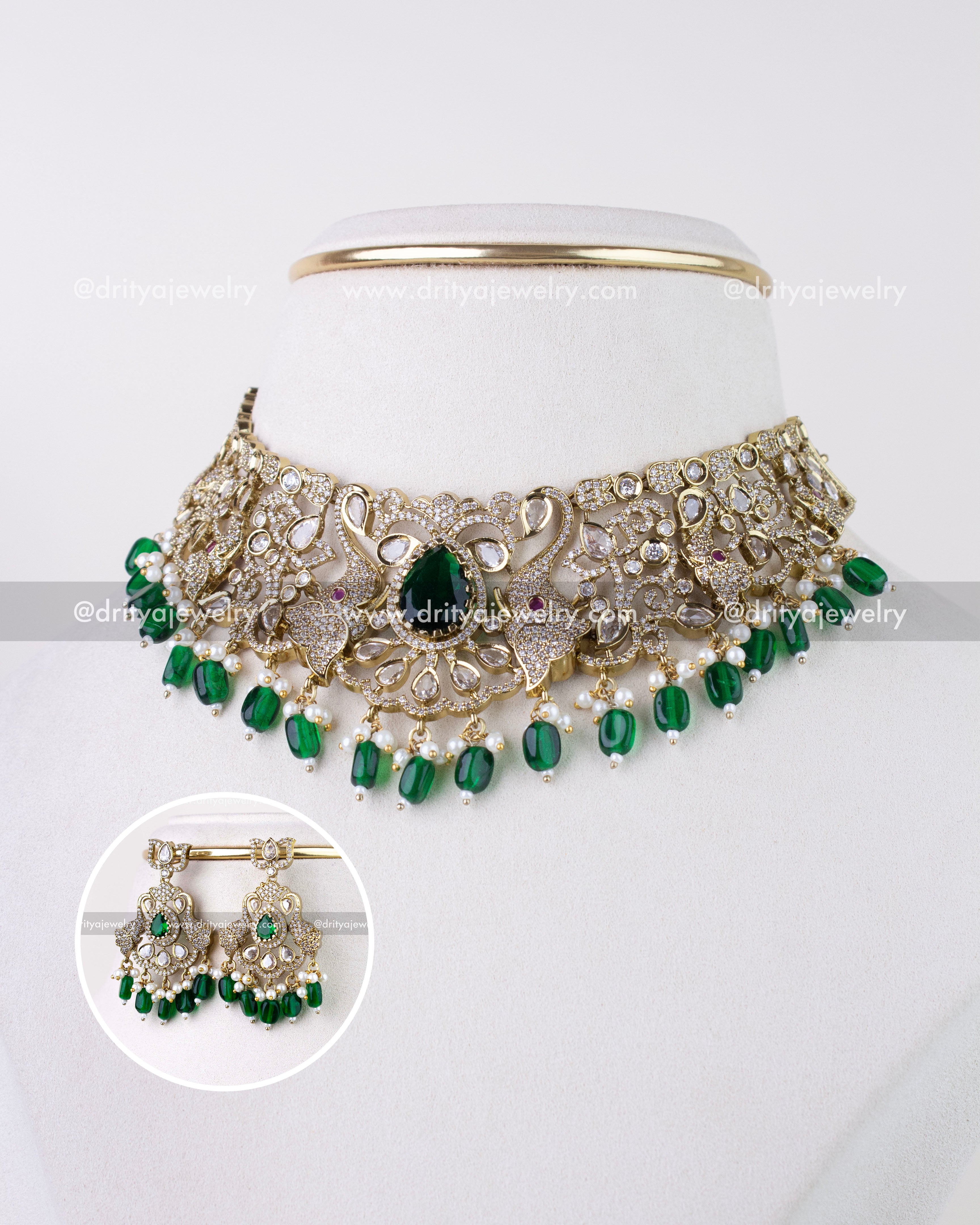 1309-GCN Victorian emerald green choker necklace set with matching earrings front view