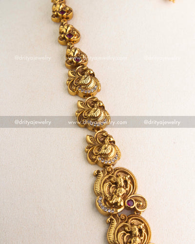 1176 Necklace Set macro of long chain section showing sculpted temple-style links