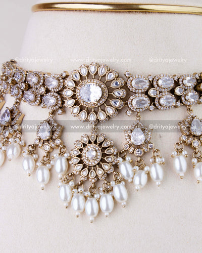 1271-W close-up of centre pendant on Victorian CZ kundan choker necklace
