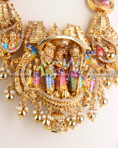 1220 Close-up of Shiva Parvati kalyanam pendant with meenakari work and pearl drops