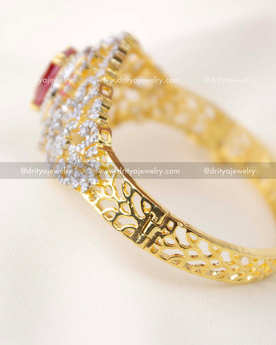 1295-R side view of diamond replica kada with intricate lattice band
