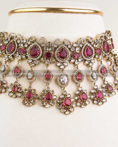 1096-R close front detail of layered red stone drops on Victorian choker