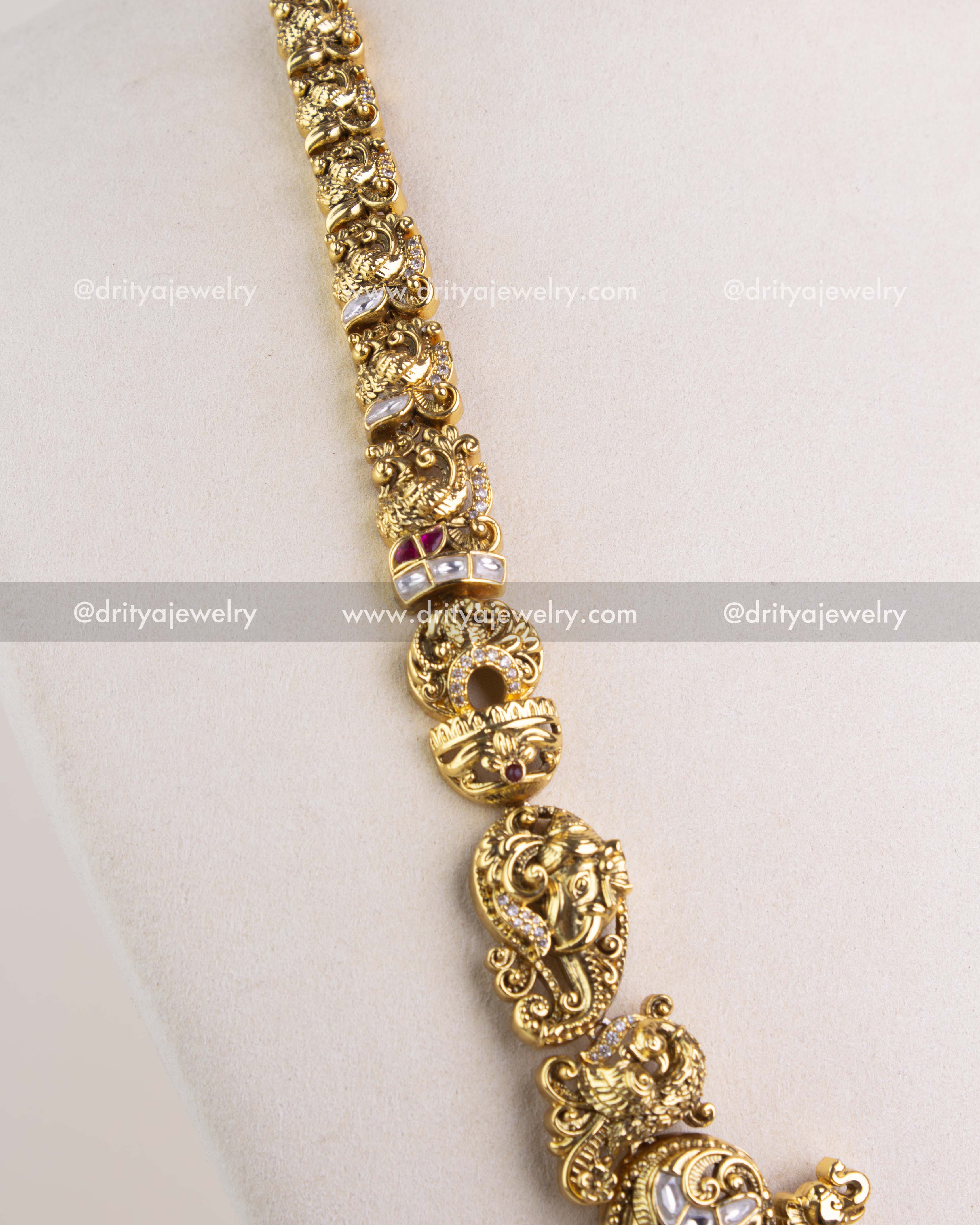 1238 - Side view of nakshi work links on bridal temple necklace