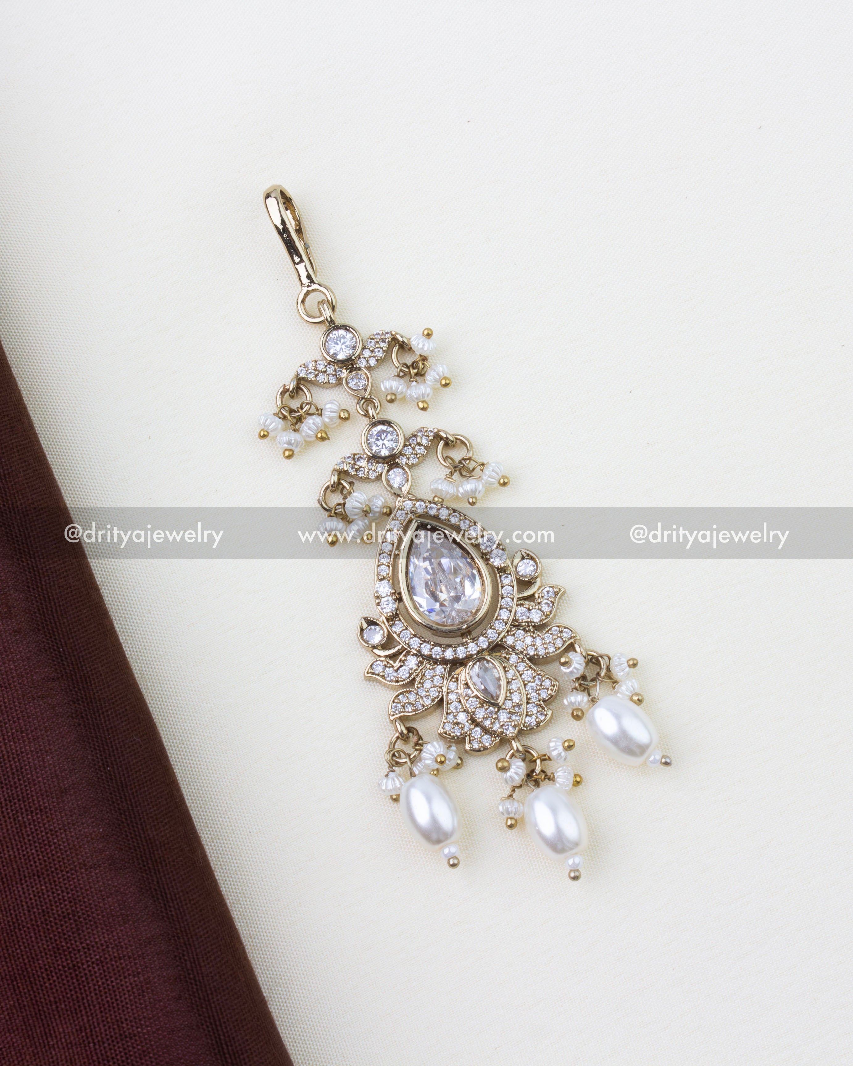 1275-W close-up of matching Victorian maang tikka with pearl drops