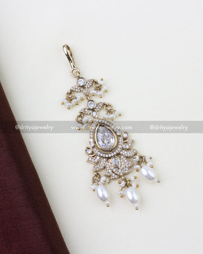 1275-W close-up of matching Victorian maang tikka with pearl drops