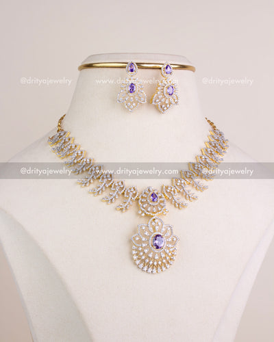 1232-PU necklace set on bust with detachable pendant placed below center