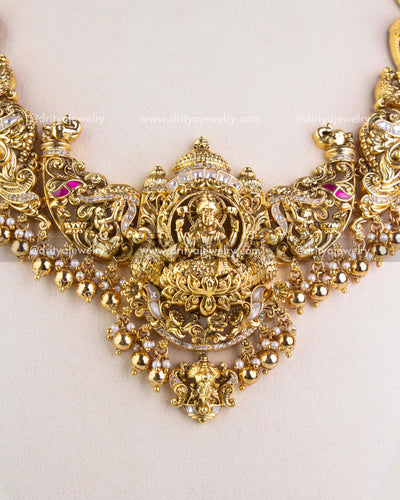1238 - Central Lakshmi god idol pendant with intricate temple detailing