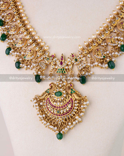 1261-G close-up of pendant on premium mango design long necklace