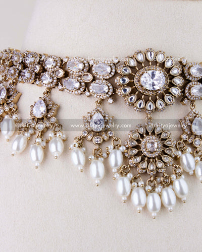 1271-W detailed side view of Victorian CZ kundan choker with clustered pearl-like beads