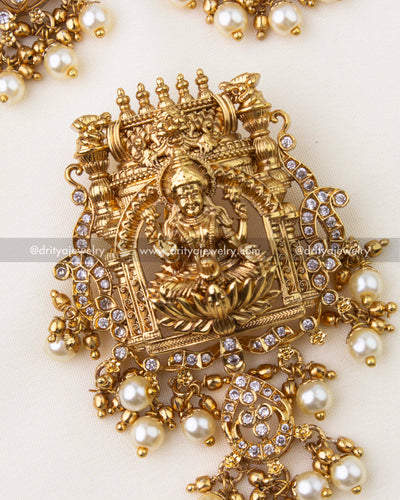 1266 - God idol nakshi pendant with pearl hangings detailed view