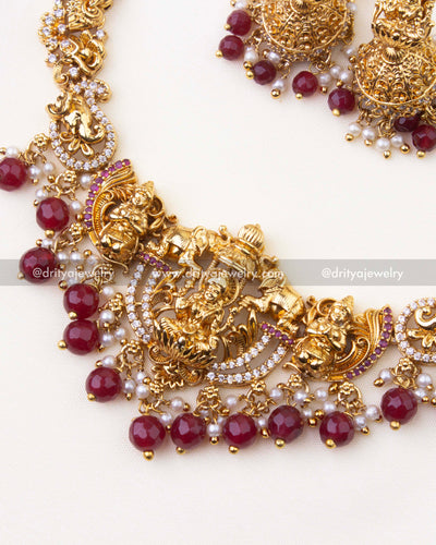 1101-R close-up of Lakshmi temple short necklace with red bead and pearl detailing