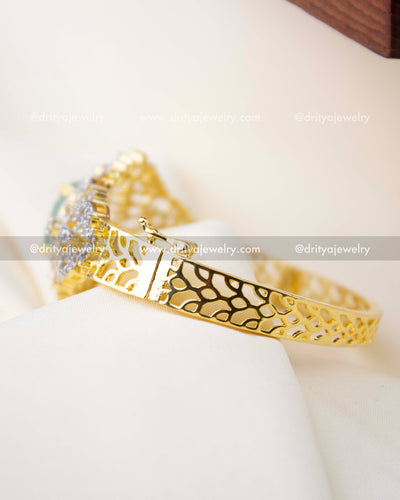 1295-MG side view of diamond replica kada with textured cutout design