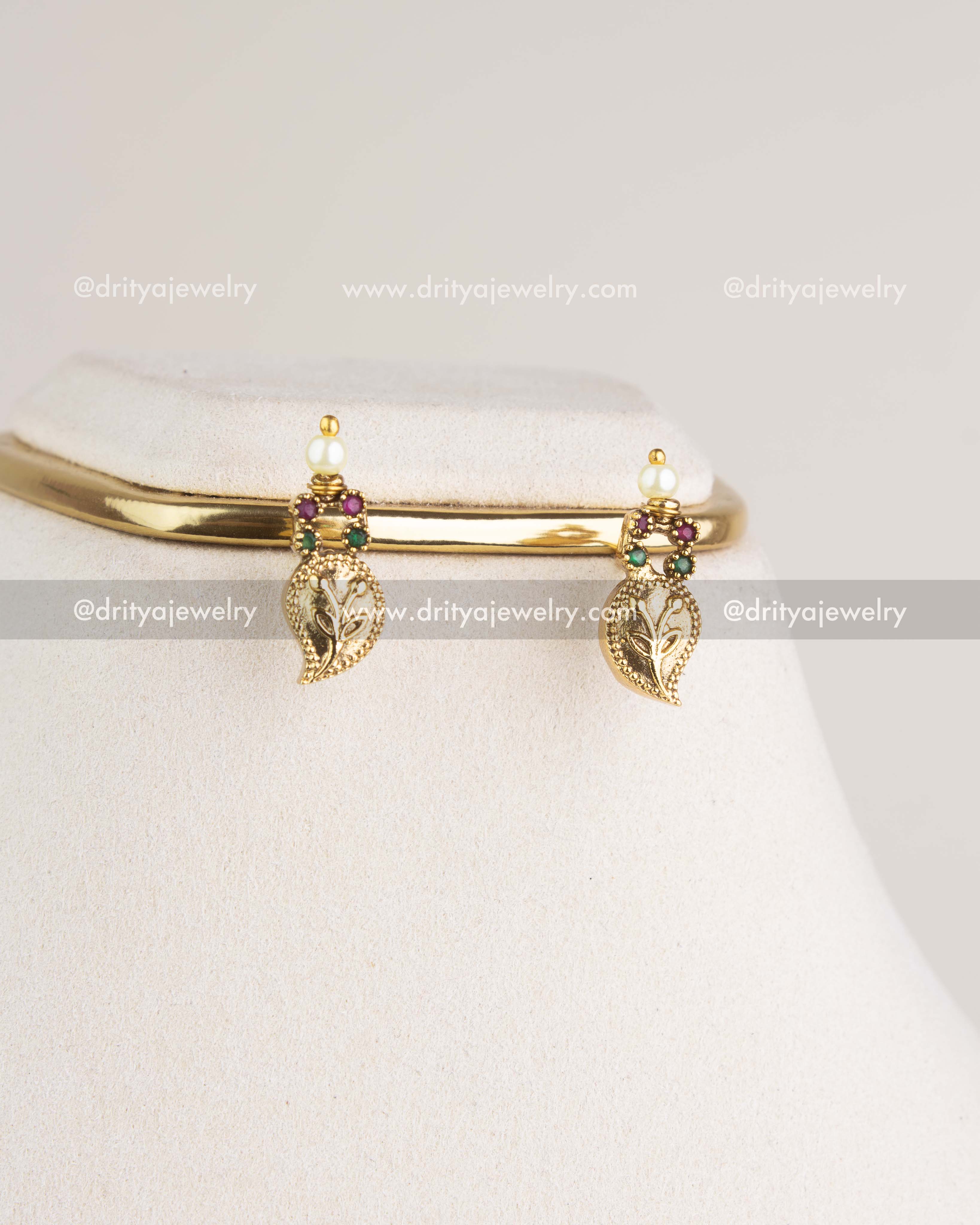 Close-up of matching paisley motif earrings from necklace set, SKU 1132