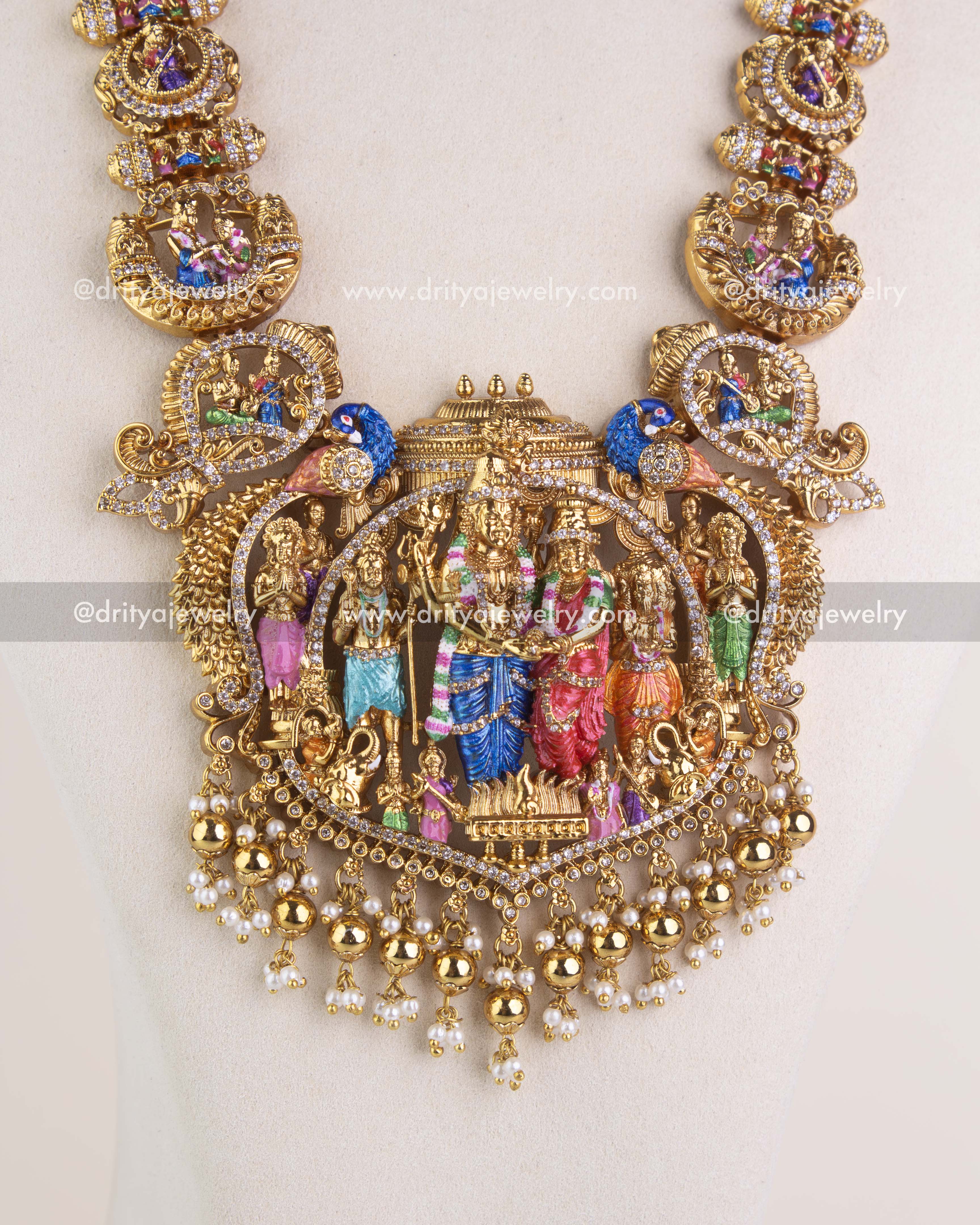 SKU 1246 - Central Srinivasa Kalyanam pendant with pearl and bead drops close-up