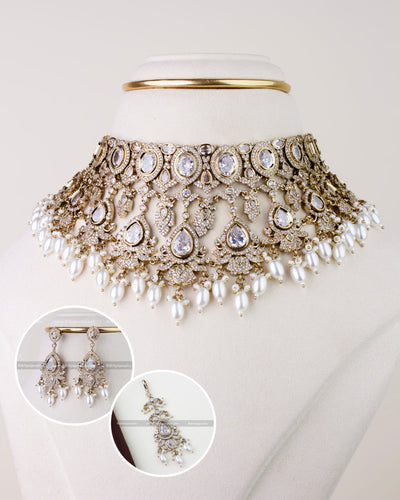 1275-W Victorian diamond white pearl choker necklace set with earrings and maang tikka front view