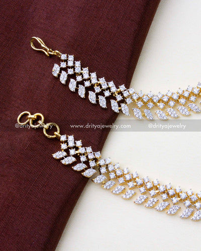 1272 - Detailed view of CZ-studded links and clasp of champaswaralu hair chain