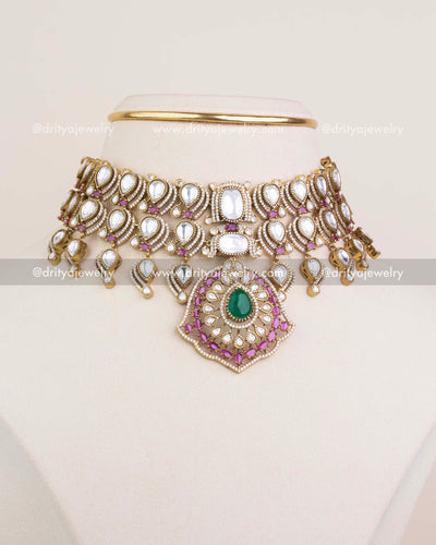 SKU 1234 Kundan choker necklace set close front view highlighting central pendant