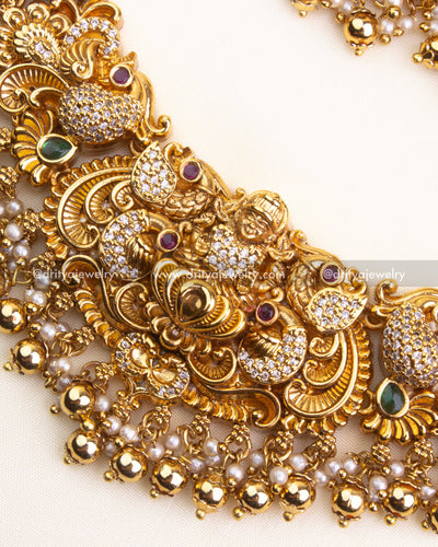 700-GGO - Necklace Set - Center close-up of god idol motif and stone-studded detailing