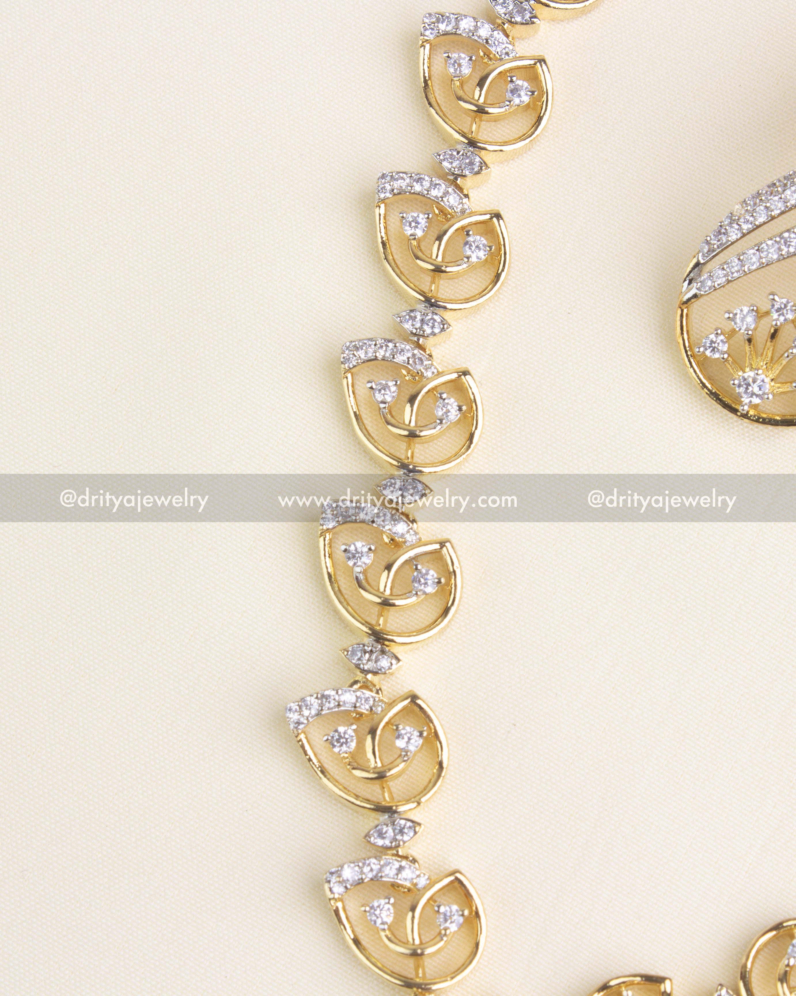 SKU 1180 - Side view of CZ studded necklace links