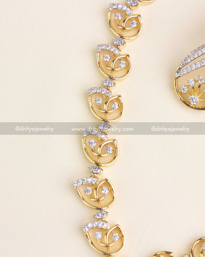 SKU 1180 - Side view of CZ studded necklace links