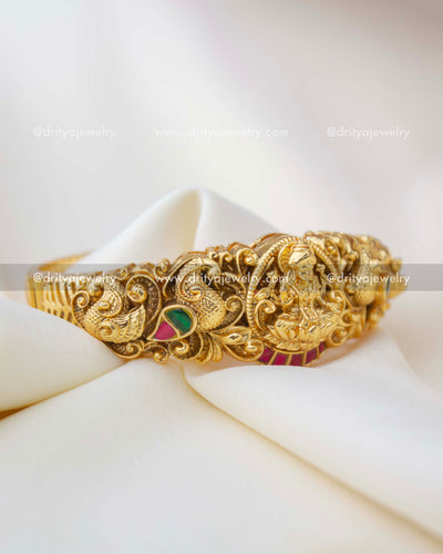 1298 - Front view of premium bridal god idol nakshi kada
