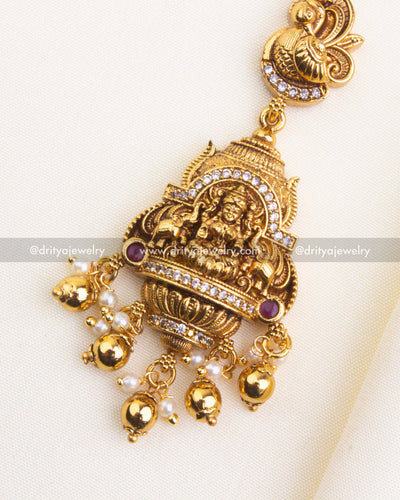1154-GO maang tikka close-up showing temple god idol pendant with bead and pearl drops