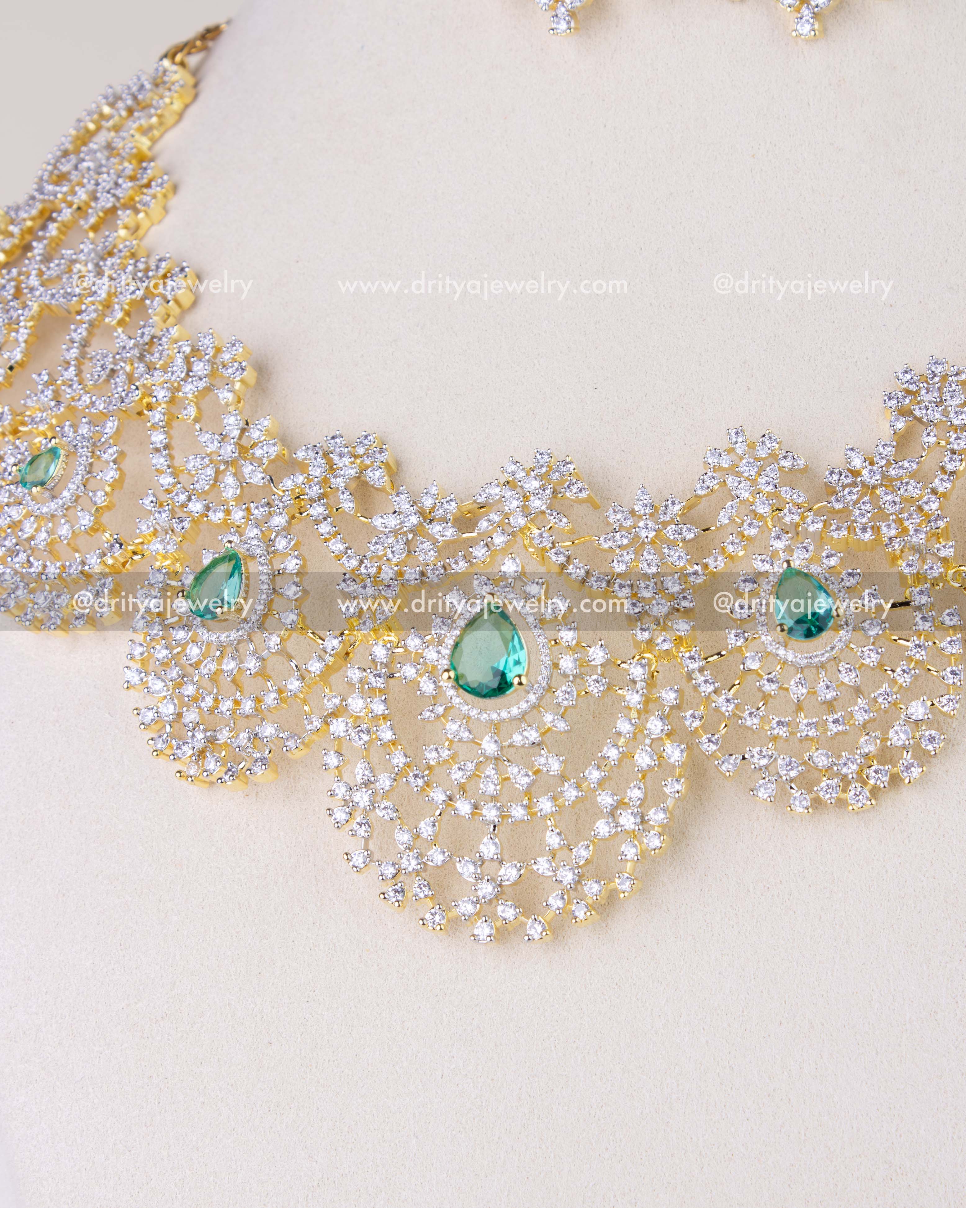 1278-RE emerald CZ short necklace front view highlighting scalloped design