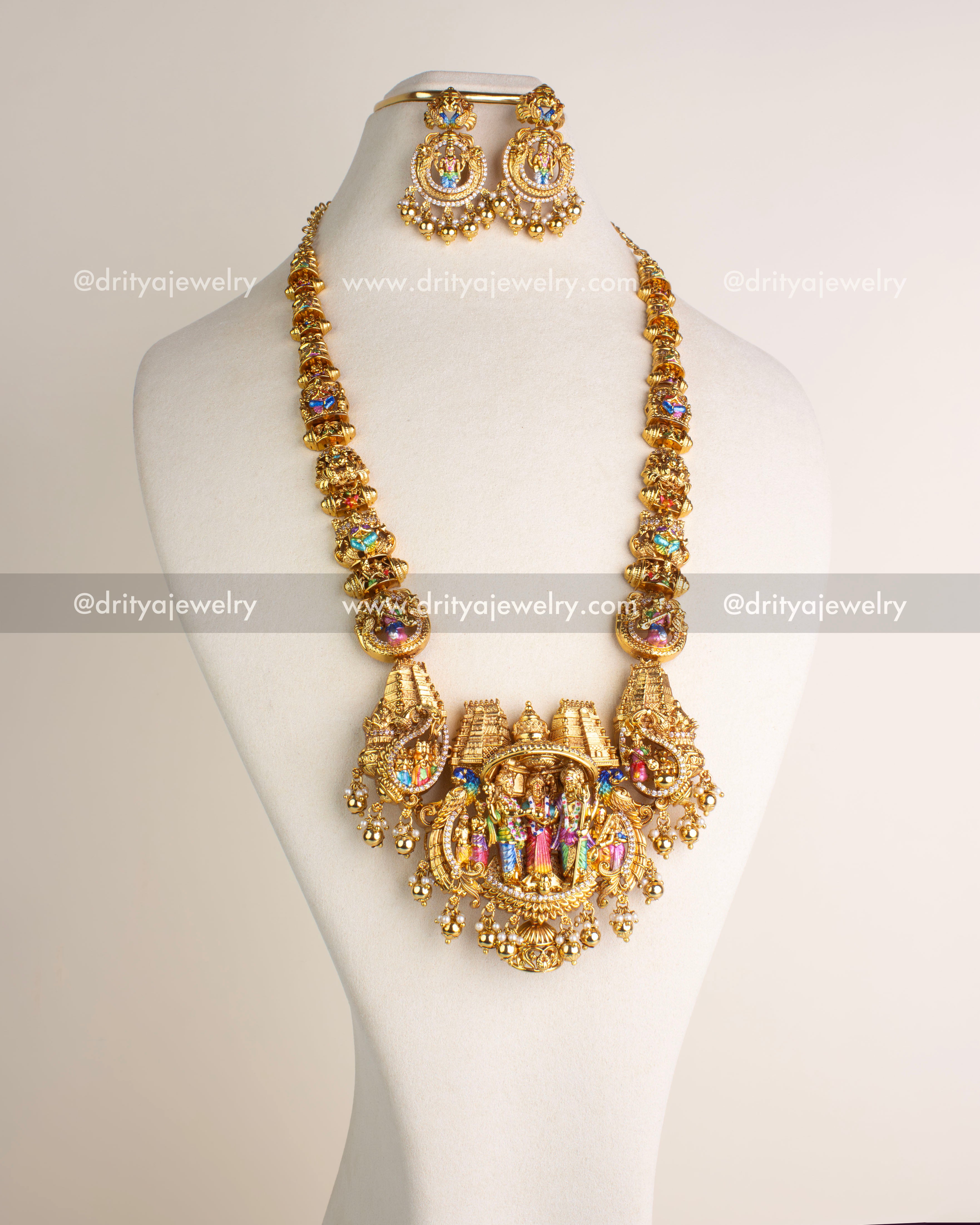 1220 Necklace Set full front view highlighting detailed central pendant